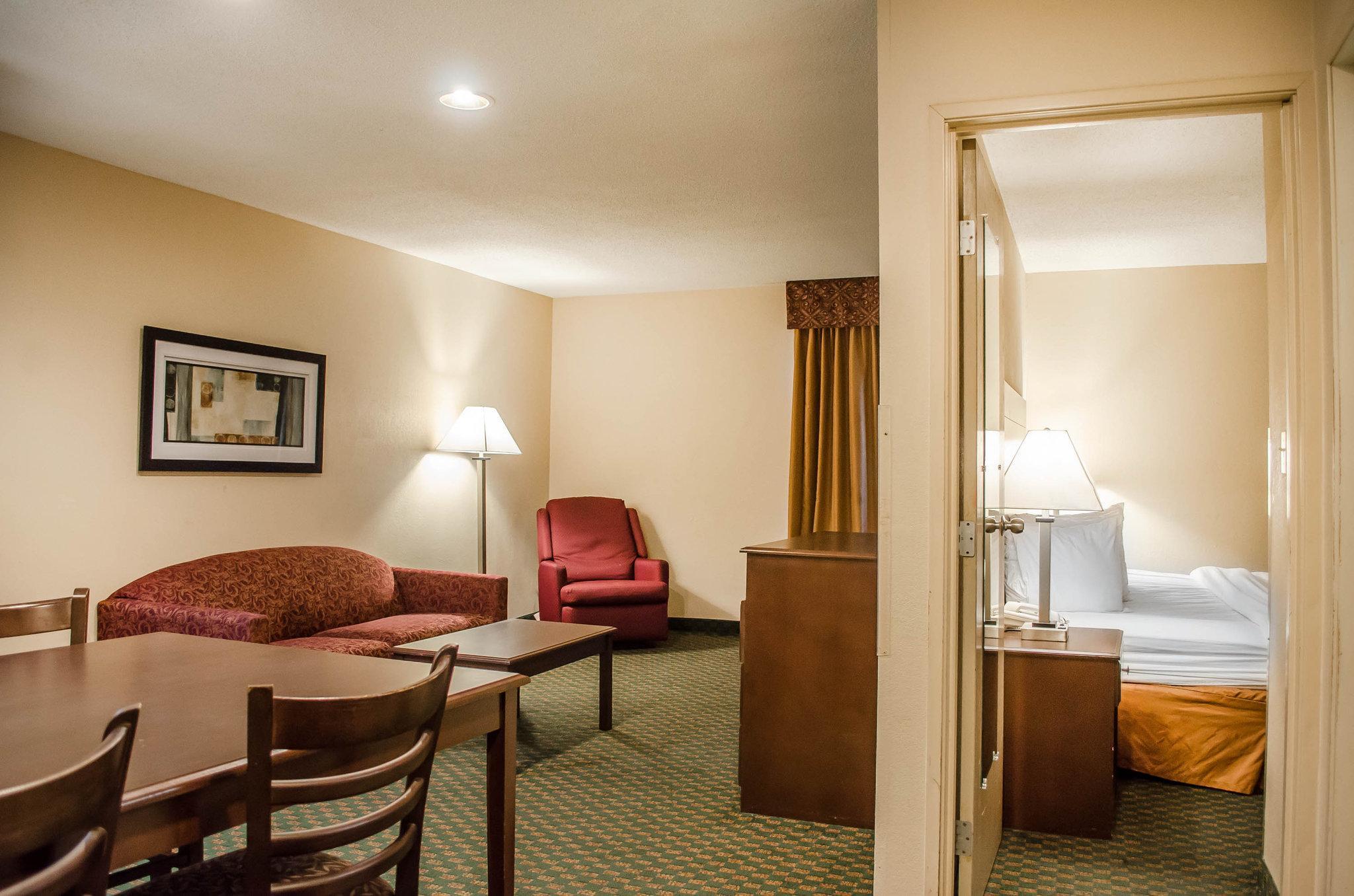 Quality Inn & Suites At Airport Blvd I-65 Mobile Zewnętrze zdjęcie