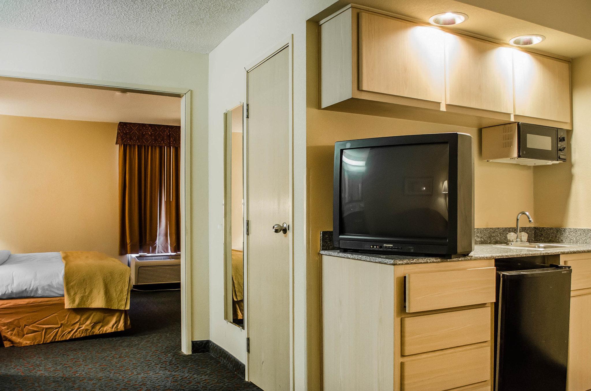 Quality Inn & Suites At Airport Blvd I-65 Mobile Zewnętrze zdjęcie