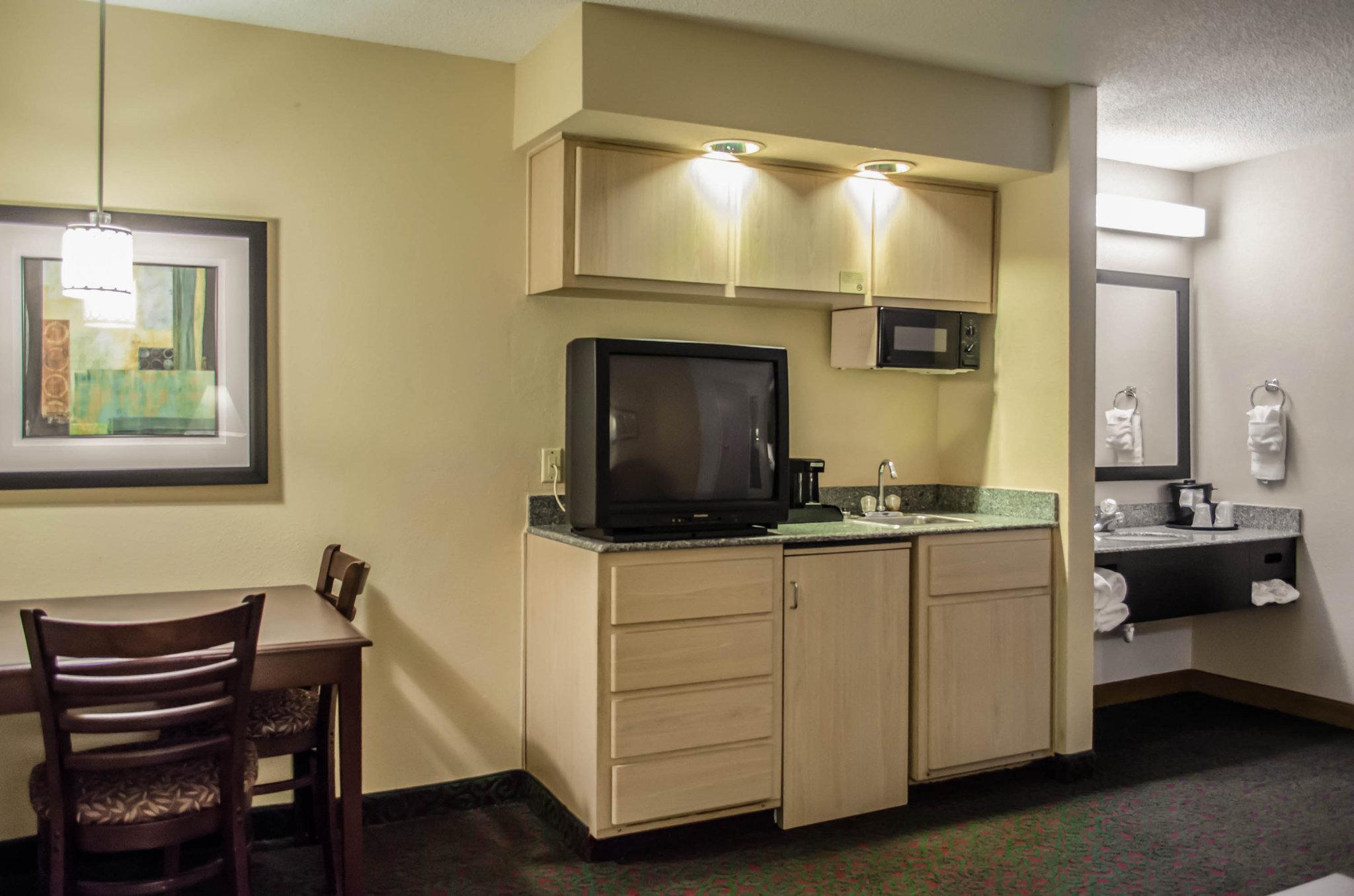 Quality Inn & Suites At Airport Blvd I-65 Mobile Zewnętrze zdjęcie