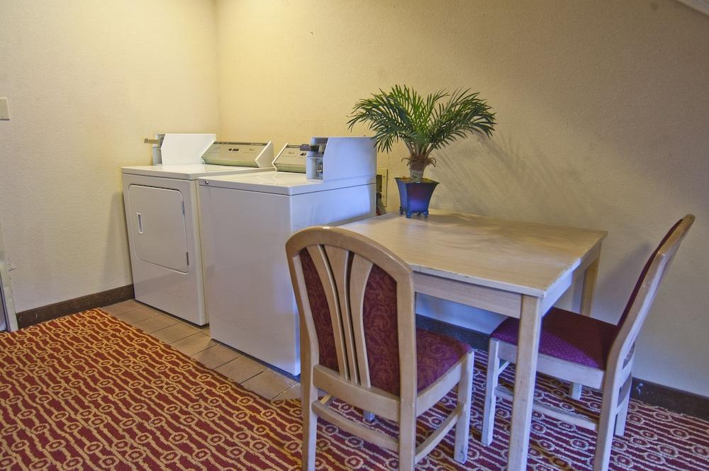 Quality Inn & Suites At Airport Blvd I-65 Mobile Zewnętrze zdjęcie