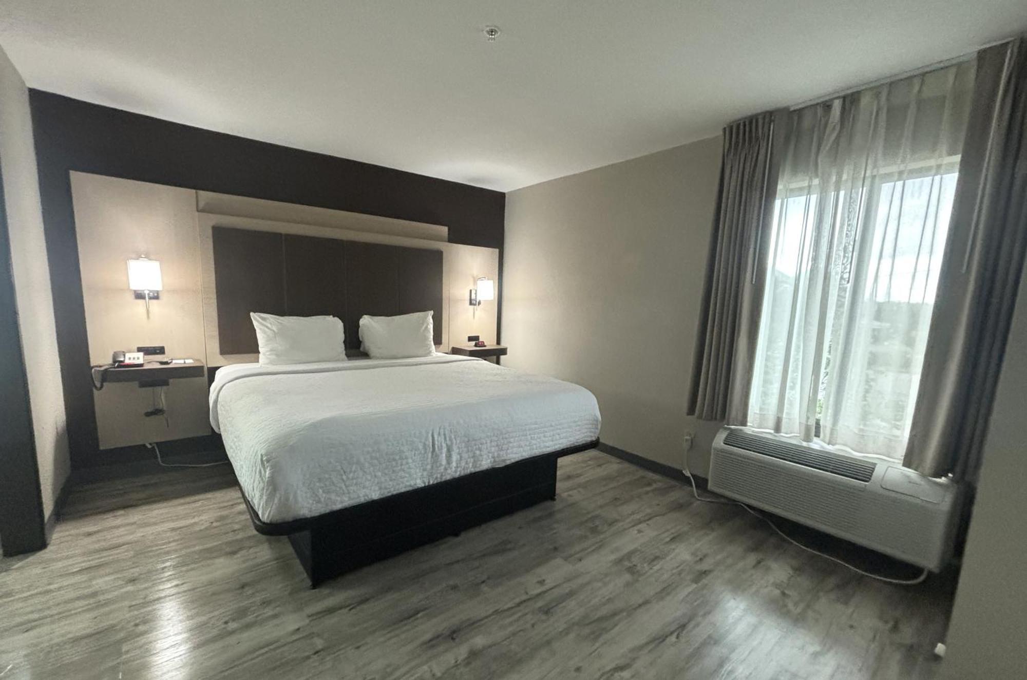Quality Inn & Suites At Airport Blvd I-65 Mobile Zewnętrze zdjęcie