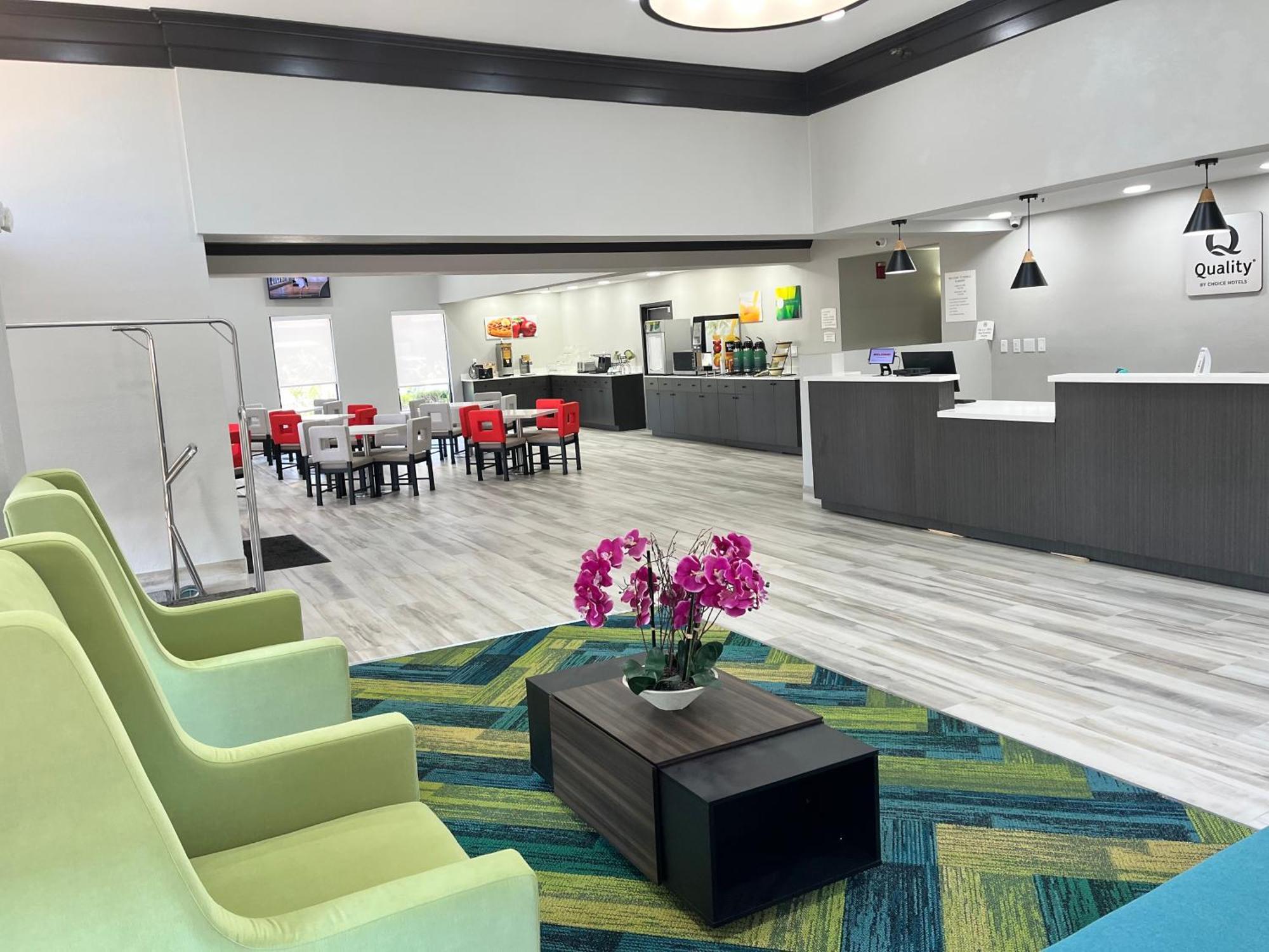 Quality Inn & Suites At Airport Blvd I-65 Mobile Zewnętrze zdjęcie