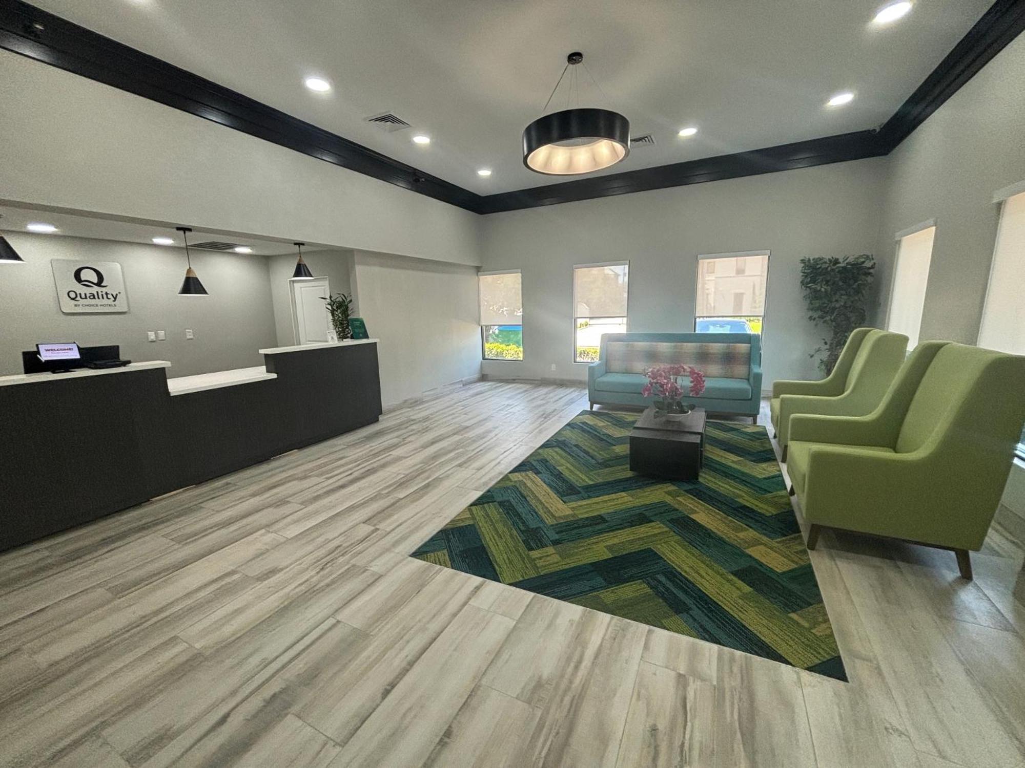 Quality Inn & Suites At Airport Blvd I-65 Mobile Zewnętrze zdjęcie