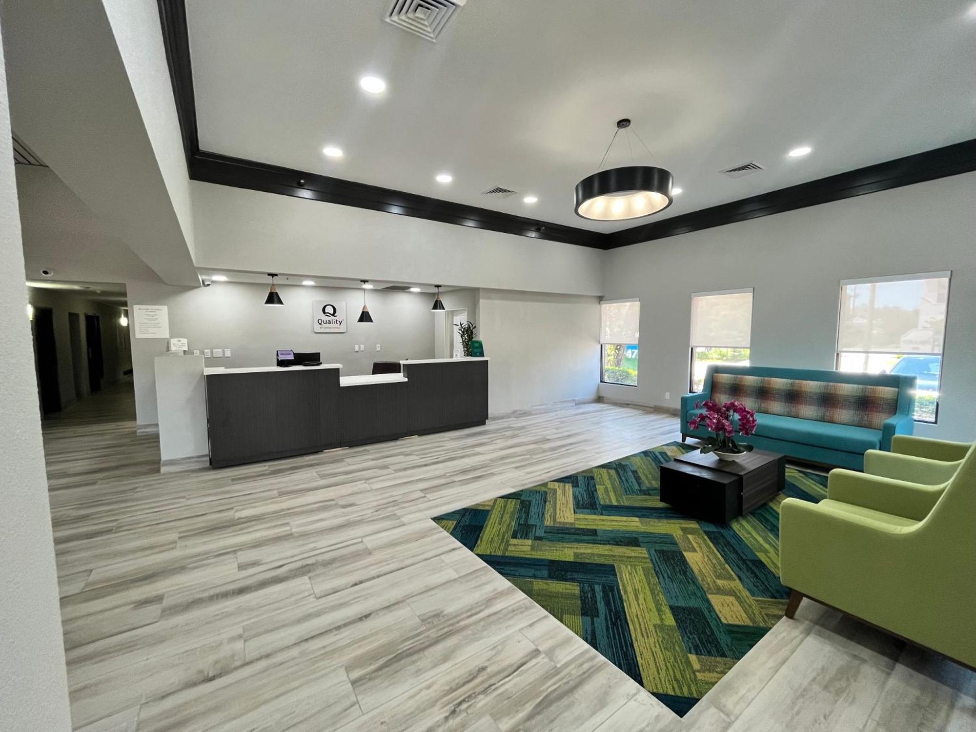 Quality Inn & Suites At Airport Blvd I-65 Mobile Zewnętrze zdjęcie