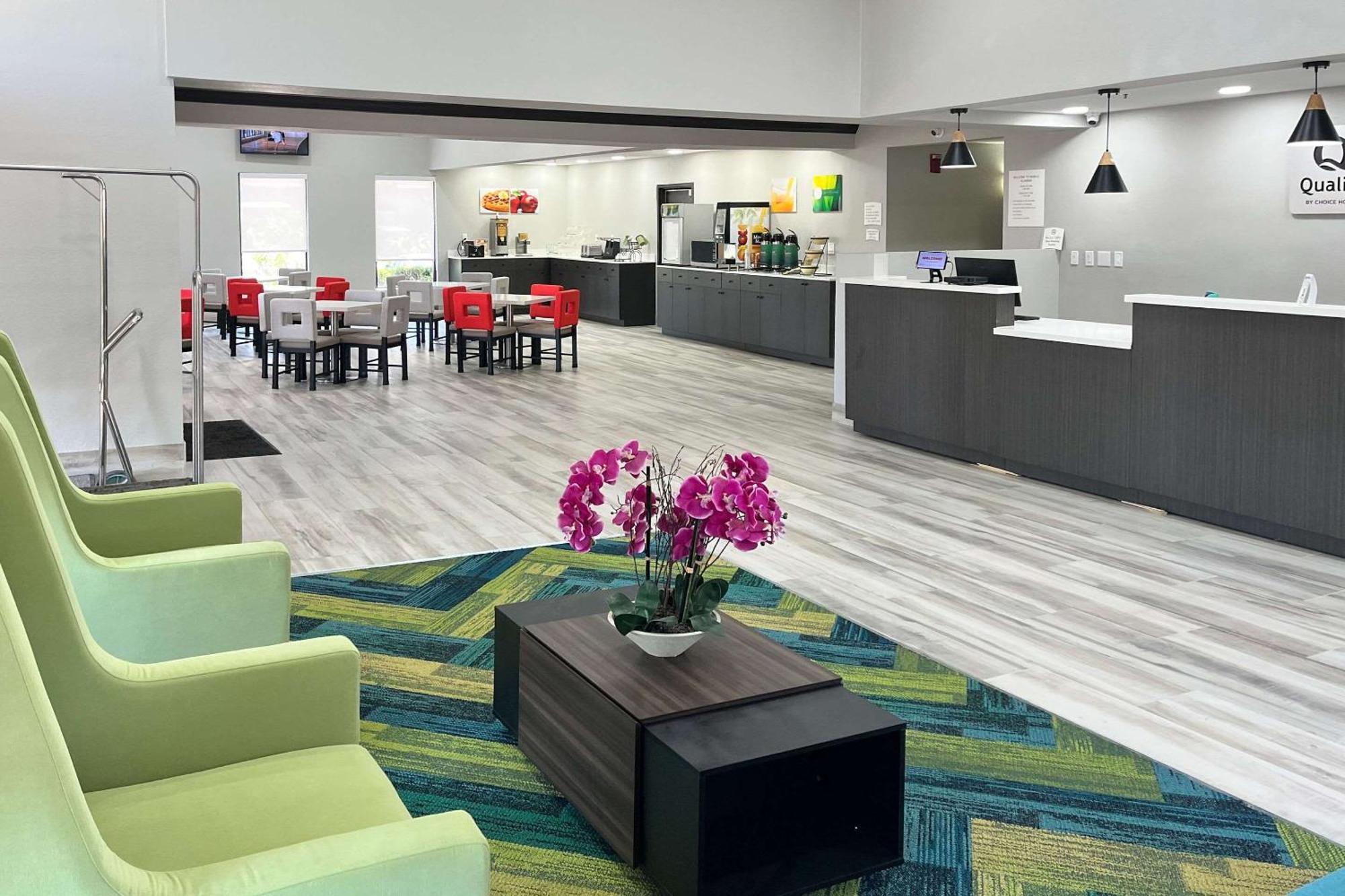 Quality Inn & Suites At Airport Blvd I-65 Mobile Zewnętrze zdjęcie