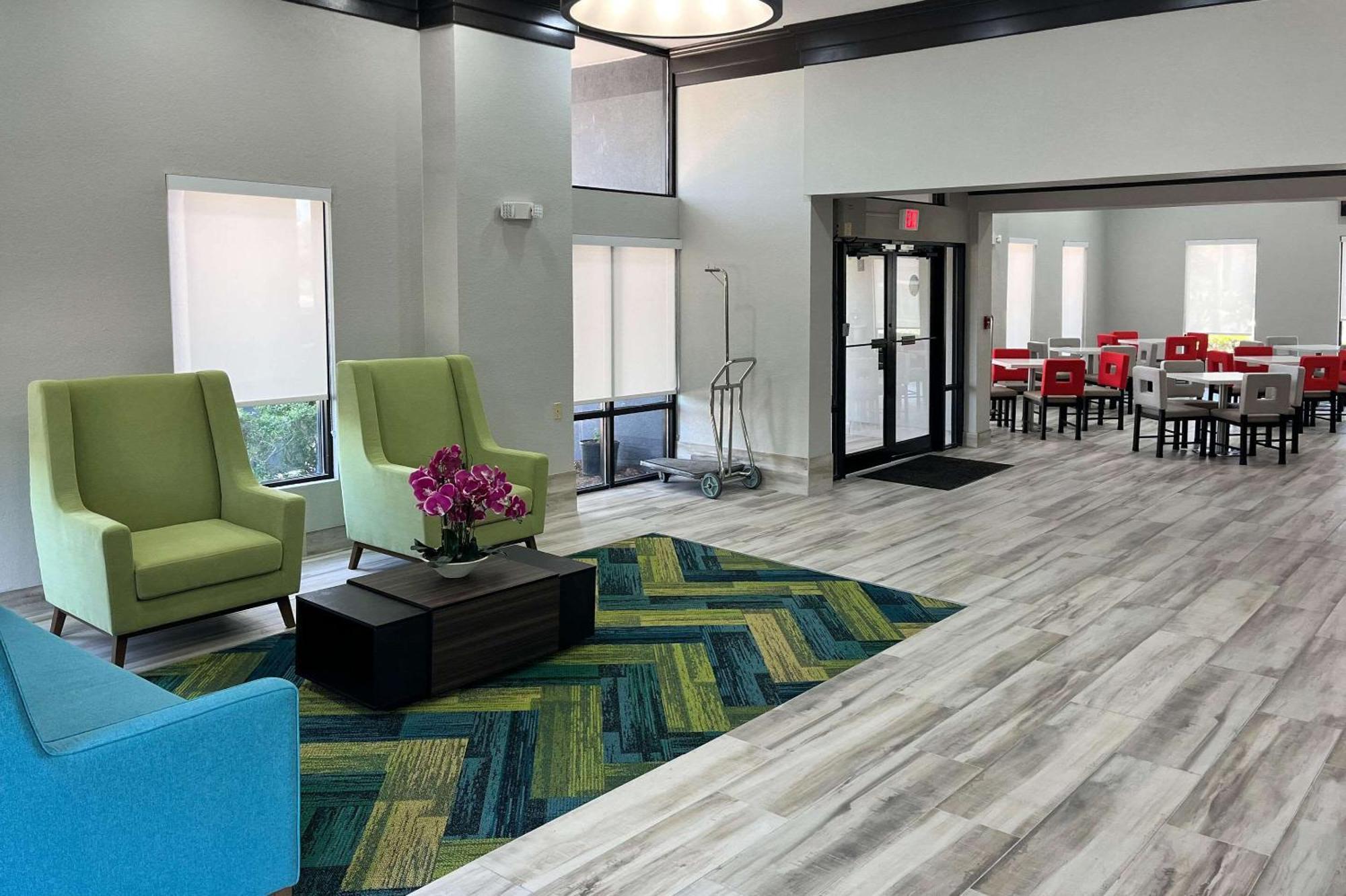 Quality Inn & Suites At Airport Blvd I-65 Mobile Zewnętrze zdjęcie