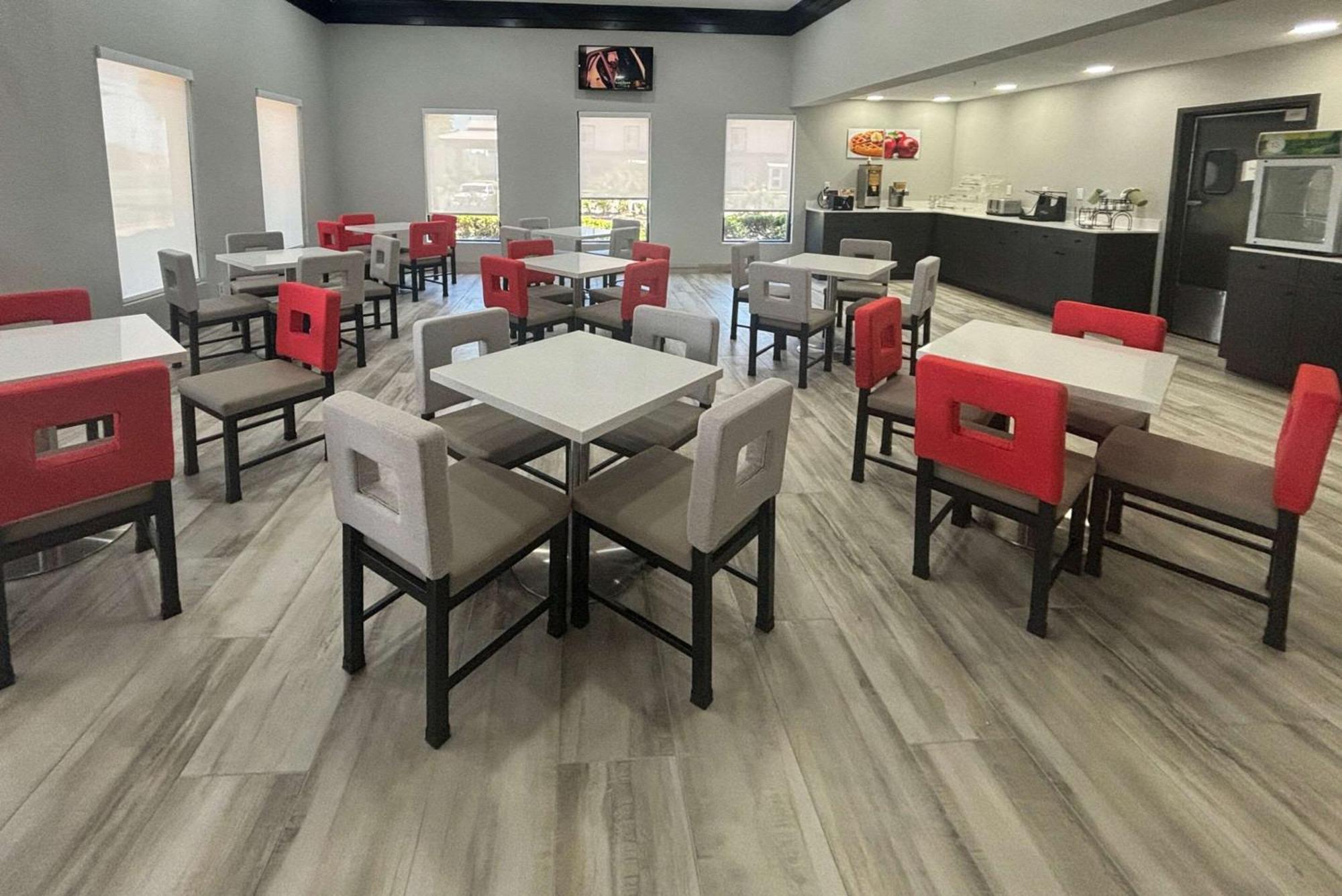 Quality Inn & Suites At Airport Blvd I-65 Mobile Zewnętrze zdjęcie